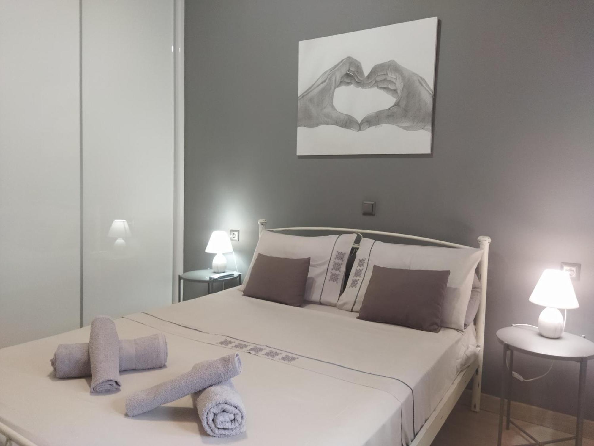 Grey Sense Luxury Apartment Heraklion  Bagian luar foto