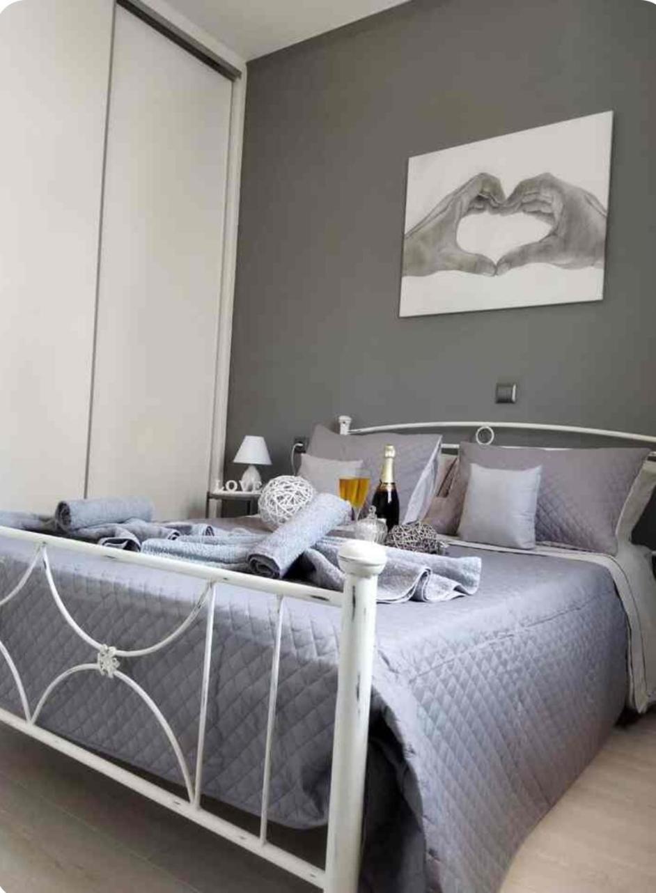 Grey Sense Luxury Apartment Heraklion  Bagian luar foto